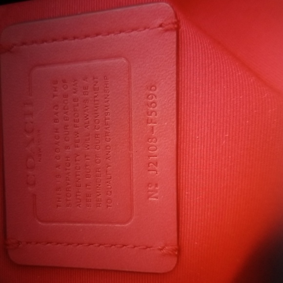 Coach Signature City Tote NWT🛍 - Picture 11 of 16